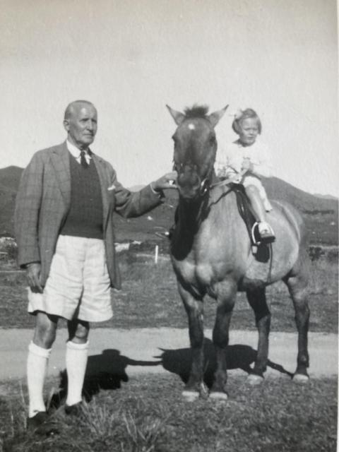 Eric Moller with his horse at Fanling.