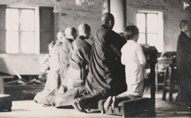 temple monks at prayer1955