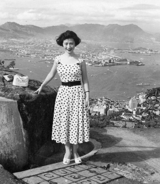 1954 A Lady & View of the Harbour 