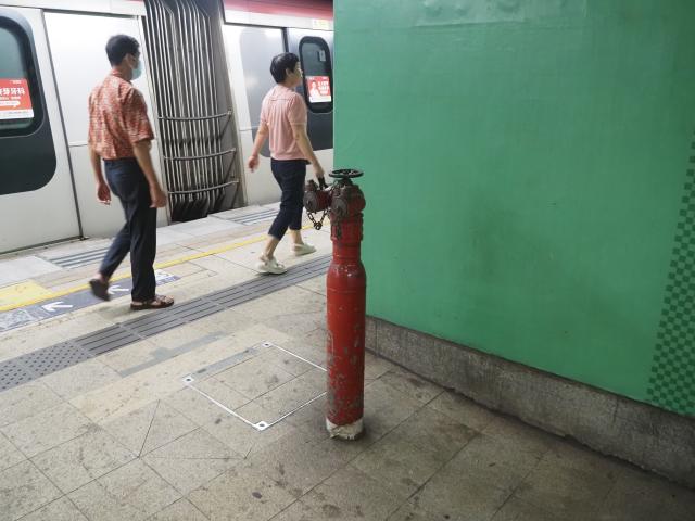 Fire hydrant on North bound platform