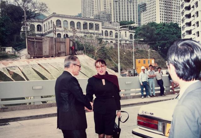 Elizabeth "Libby" Wong Chien Chi-lien visiting Ruttonjee Hospital