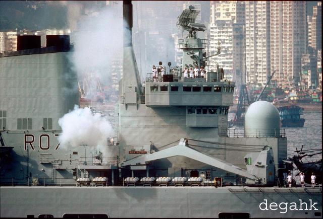 HMS ARK ROYAL  R07 gun salute arriving HK 23 08 1988