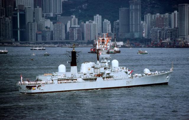 HMS EDINBURGH D97 arriving Hong Kong 23 08 1988