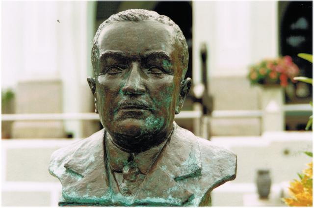 Bronze bust of J.P. Braga