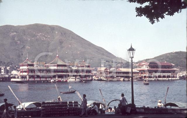 Floating restaurants