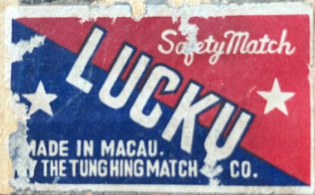 1966 - Lucky brand matchbox