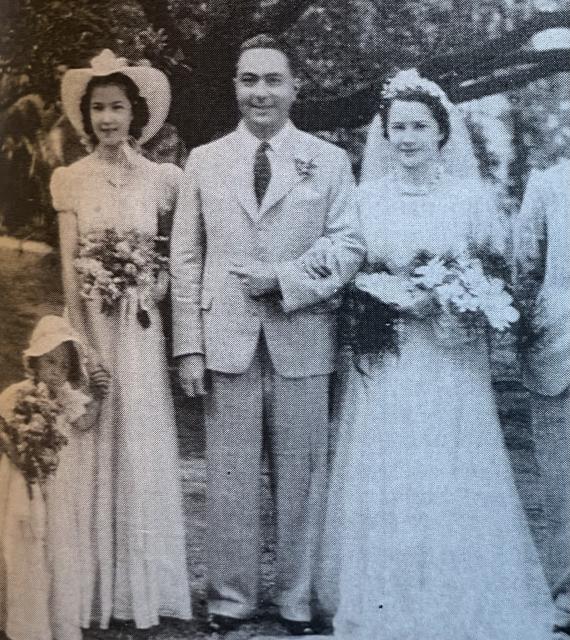 Ernie Fincher on his wedding day (to his right Sheila Hall and Majorie Fisher, to his left, Irene Gittins) 