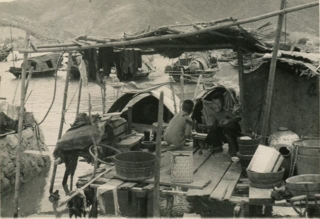 1956 children on a sampan