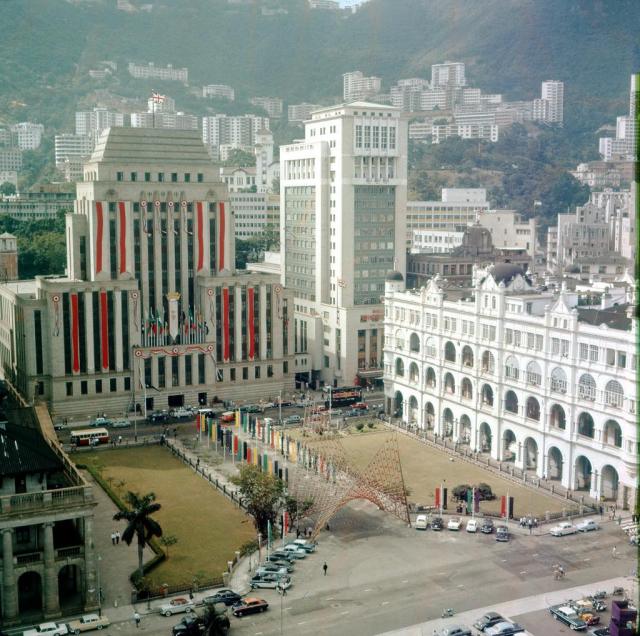 statue square