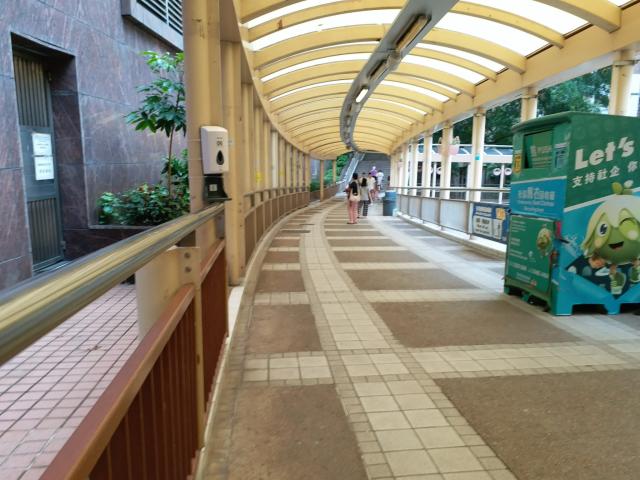 The photo of Elliot Crescent taken from the eastern entry point