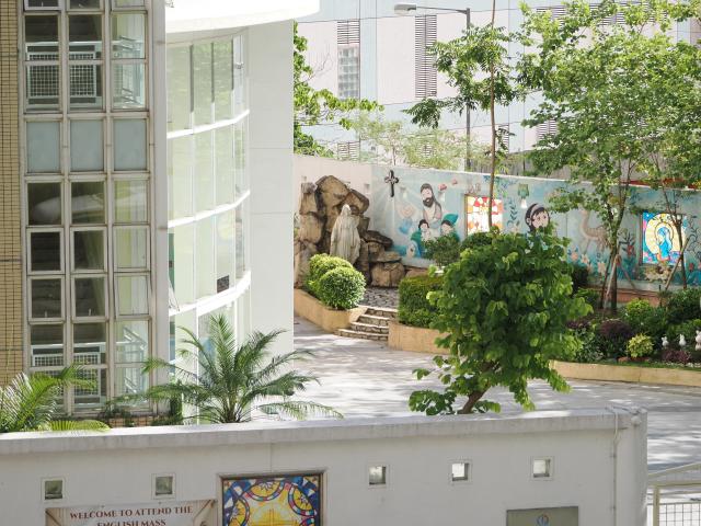 Mother Mary Grotto in Prescious Blood Primary School, Apleichau 