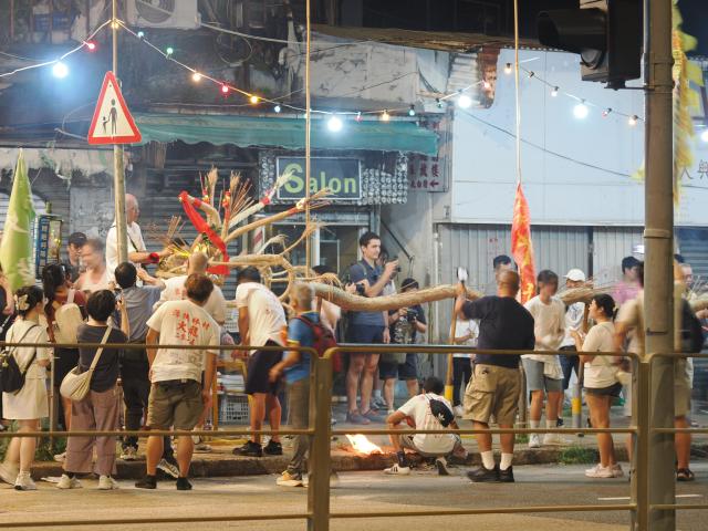 Fire Dragon Dance, Pokfulam Village, the day bvefore Mid-Autumn Festival