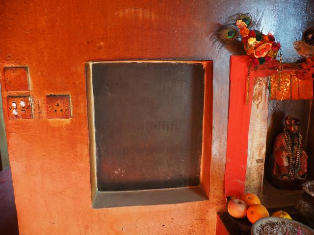 The engravings dated back to 1898 (光緒24年)