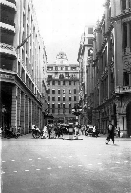 1930s Junction of Des Voeux Road Central and Pedder Street