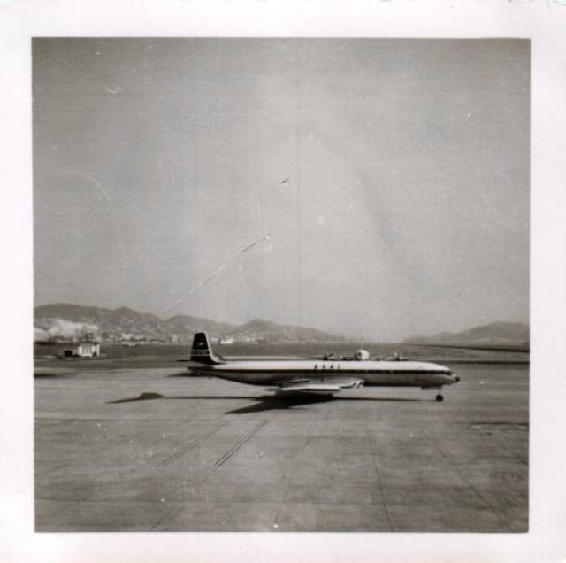 BOAC Comet 4...Kai Tak