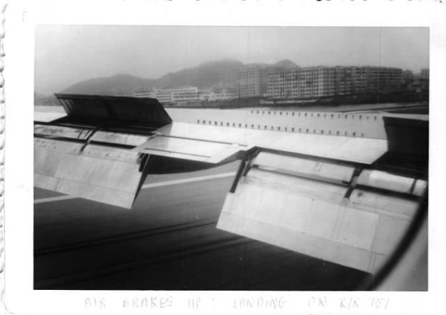 BOAC707 speed brakes deployed Kai Tak landing