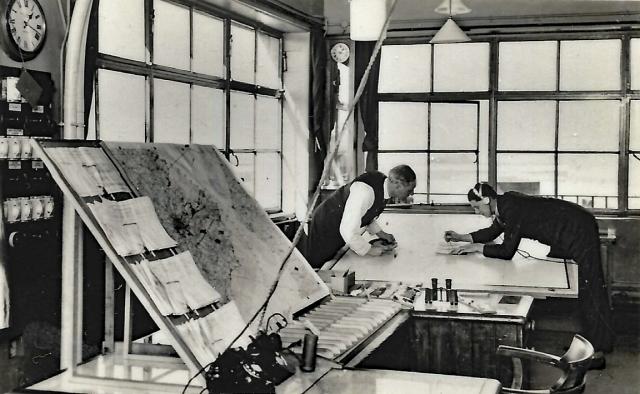 London's Croydon airport control tower tracking aircraft