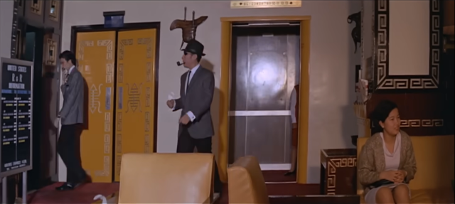 Hotel Merlin lifts/elevators