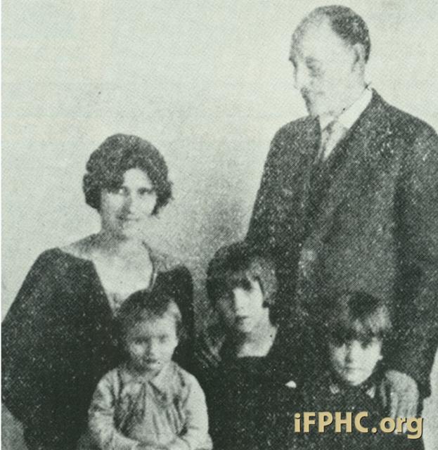 J Rutherford Spence with Phoebe and daughters.