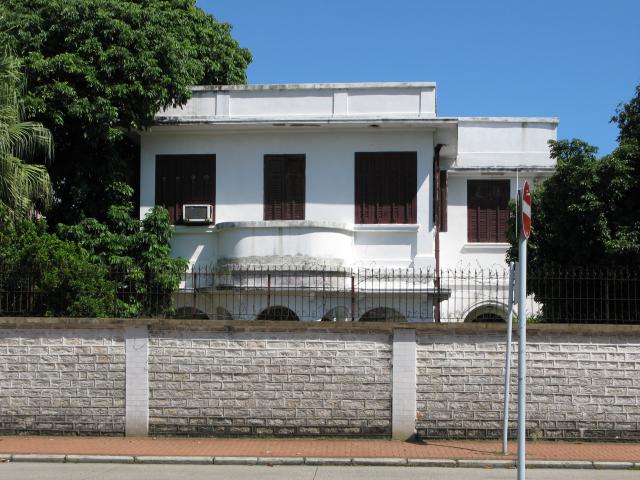 16 Essex Crescent