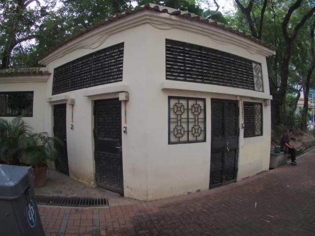 Rhombus shape hut