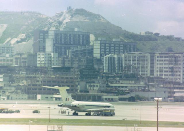 RAF Vickers VC10 XV102 Kai Tak civil airport