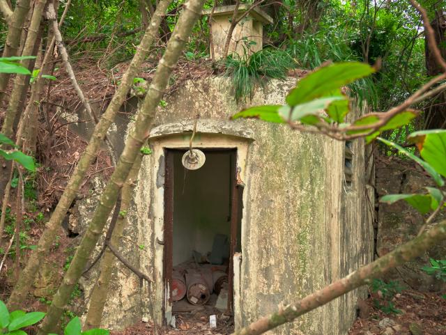 Collinson Battery Lavatory Entrance
