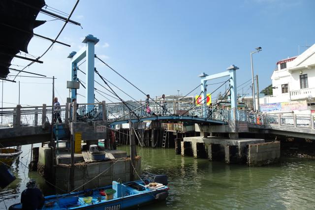 Tai O bridge