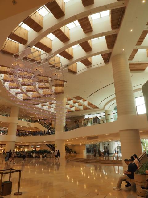 Pacific Place, inside part of the bend