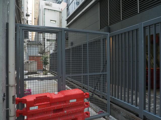 Boundary wall replaced by a fence, One Causeway Bay