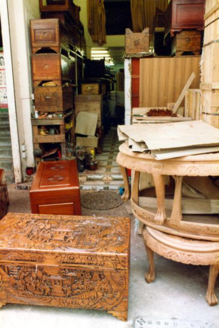 Camphor wood shop