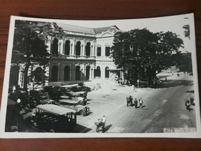 City Hall 1920's with Parking.jpg