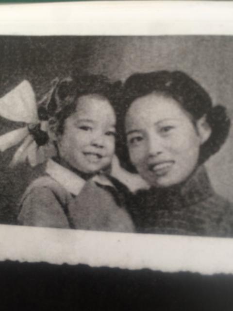 Sun Yi and Rose Hulls, 1958