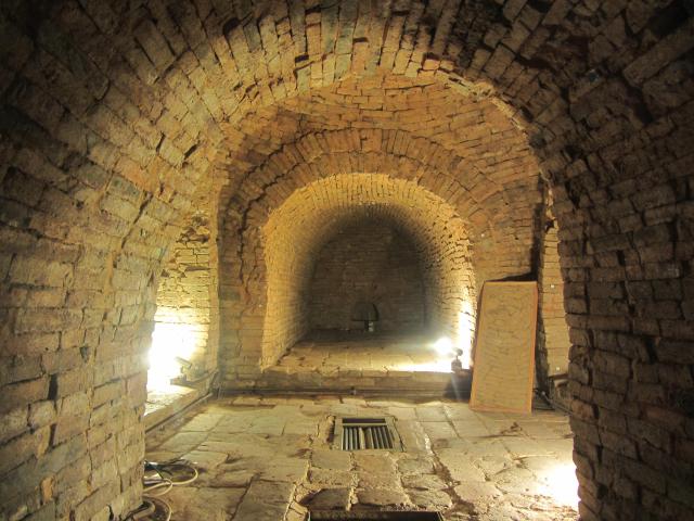 Lei Cheng Uk Han Tomb crypt 1