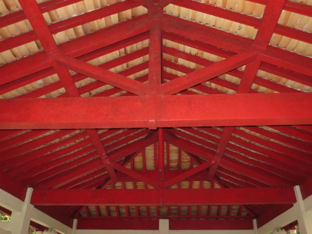 internal_view_of_shelter_roof.