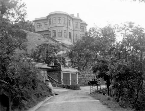 c.1935 Altadena, Barker Road, The Peak