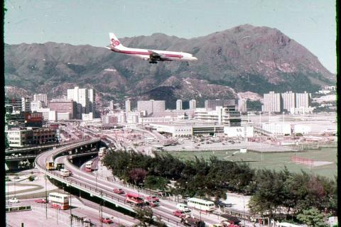 landing at kai tak 1966
