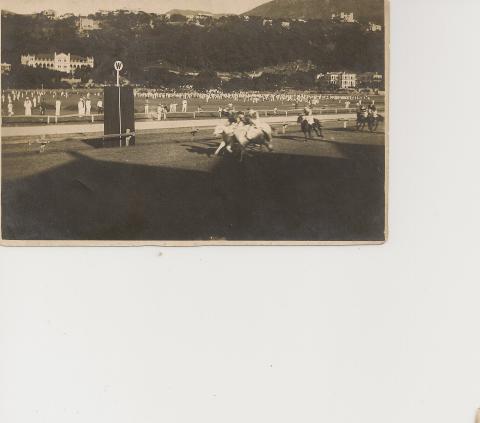 Broadwood Ridge above racecourse 1922