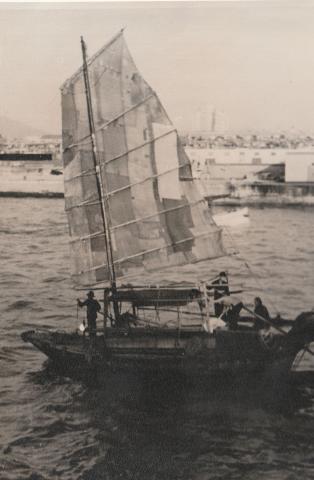 large sampan hong kong harbour 1954