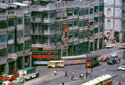 Shophouses Sheung Wan tram turn-off 1970