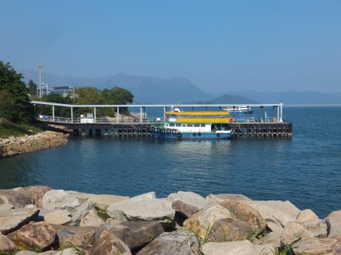 Tsui Wah Ferry at Ma Liu Shui Pier