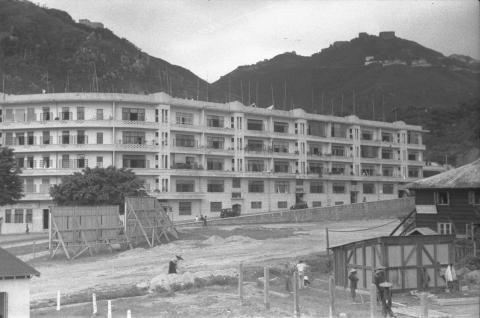 Hong Kong, hotel in front of hills