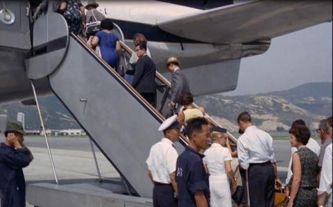 Kai Tak-Boeing B707-ventral fin