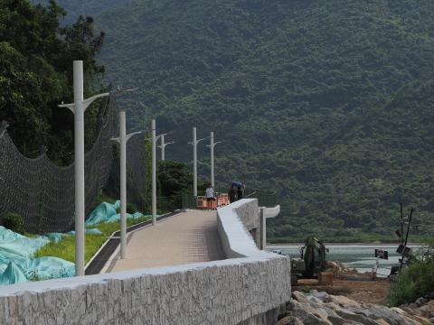 Extended walk way from Tung Chung Promenade to Ma Wan Chung