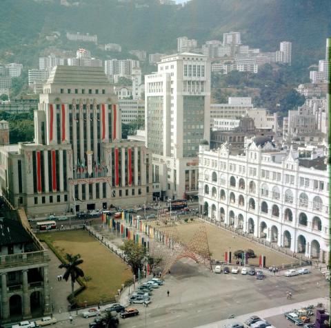 statue square