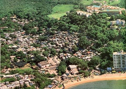 1990 - aerial view of the Chek Chue Tin Hau Temple & surrounds