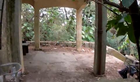 house 14 south side, verandah extension