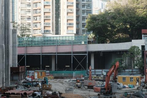 South Horizon Drive, from the southern side towards the north