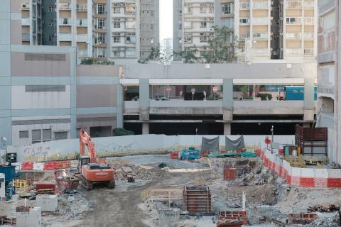 South Horizon Drive, from the northern end towards the south