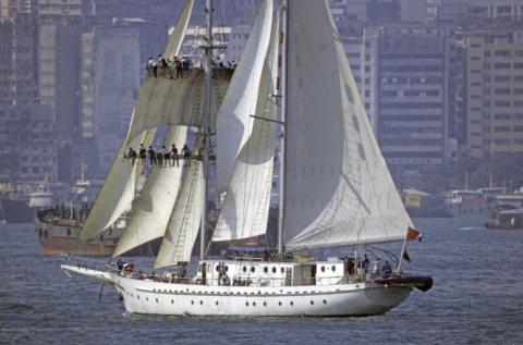JI FUNG Outward Bound training vessel participants aloft 003